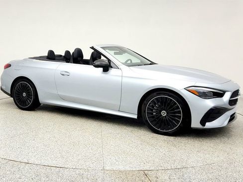 Used 2025 Mercedes-Benz CLE 300 4MATIC Cabriolet image 3