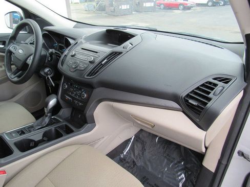 Used 2018 Ford Escape SE w/ Ford Safe & Smart Package FWD image 14