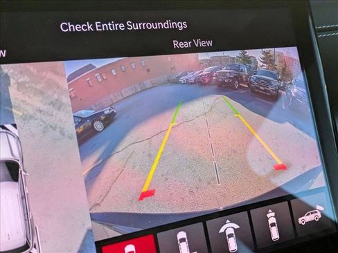 Used 2025 Jeep Grand Cherokee Limited w/ Luxury Tech Group II image 14