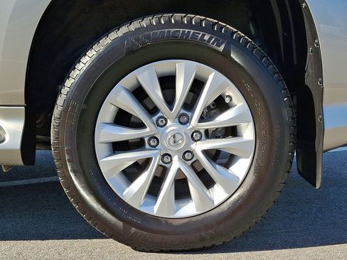 Used 2023 Lexus GX 460 Premium image 8