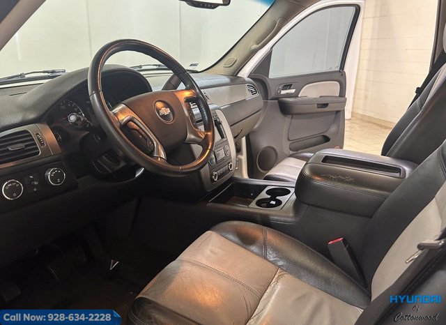Used 2007 Chevrolet Suburban LT w/ LT Preferred Equipment Group AWD/4WD image 16