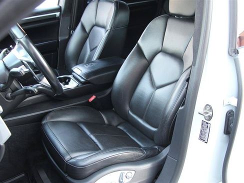 Used 2018 Porsche Cayenne GTS AWD/4WD image 10