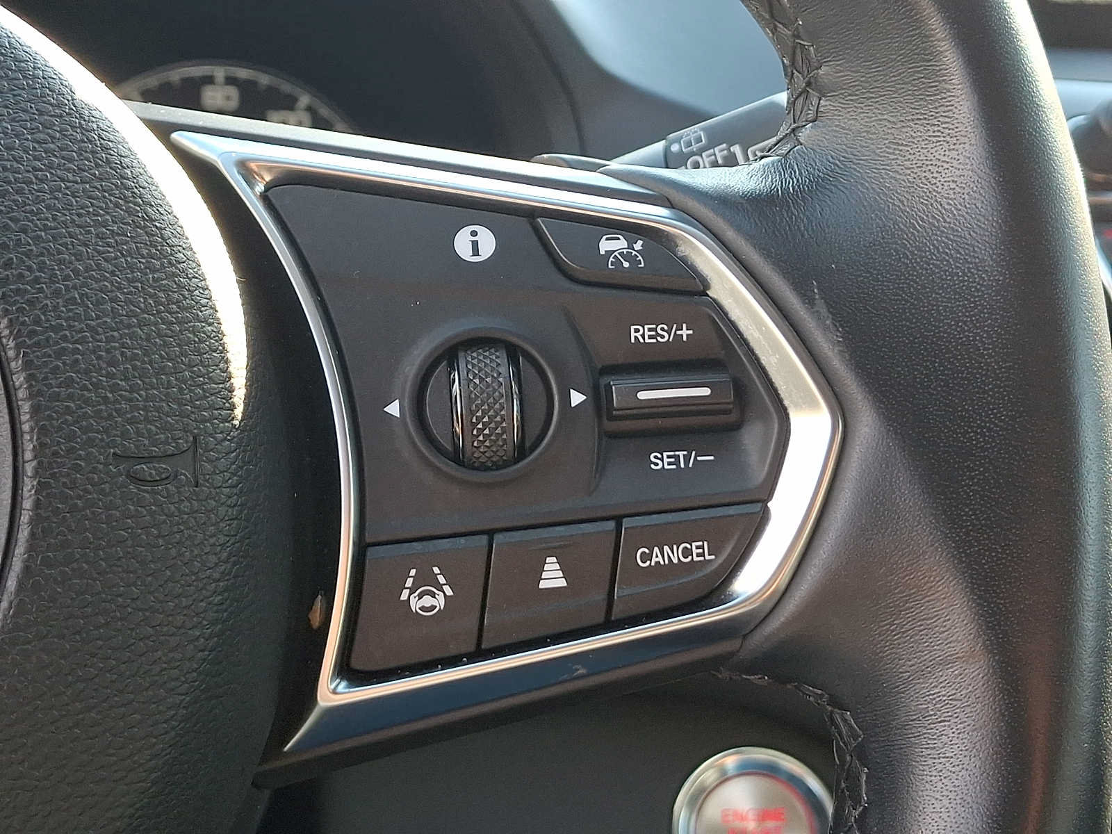Used 2024 Acura RDX SH-AWD image 22