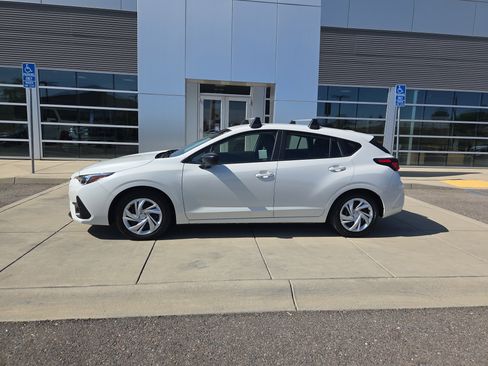 Used 2025 Subaru Impreza 2.0i image 2