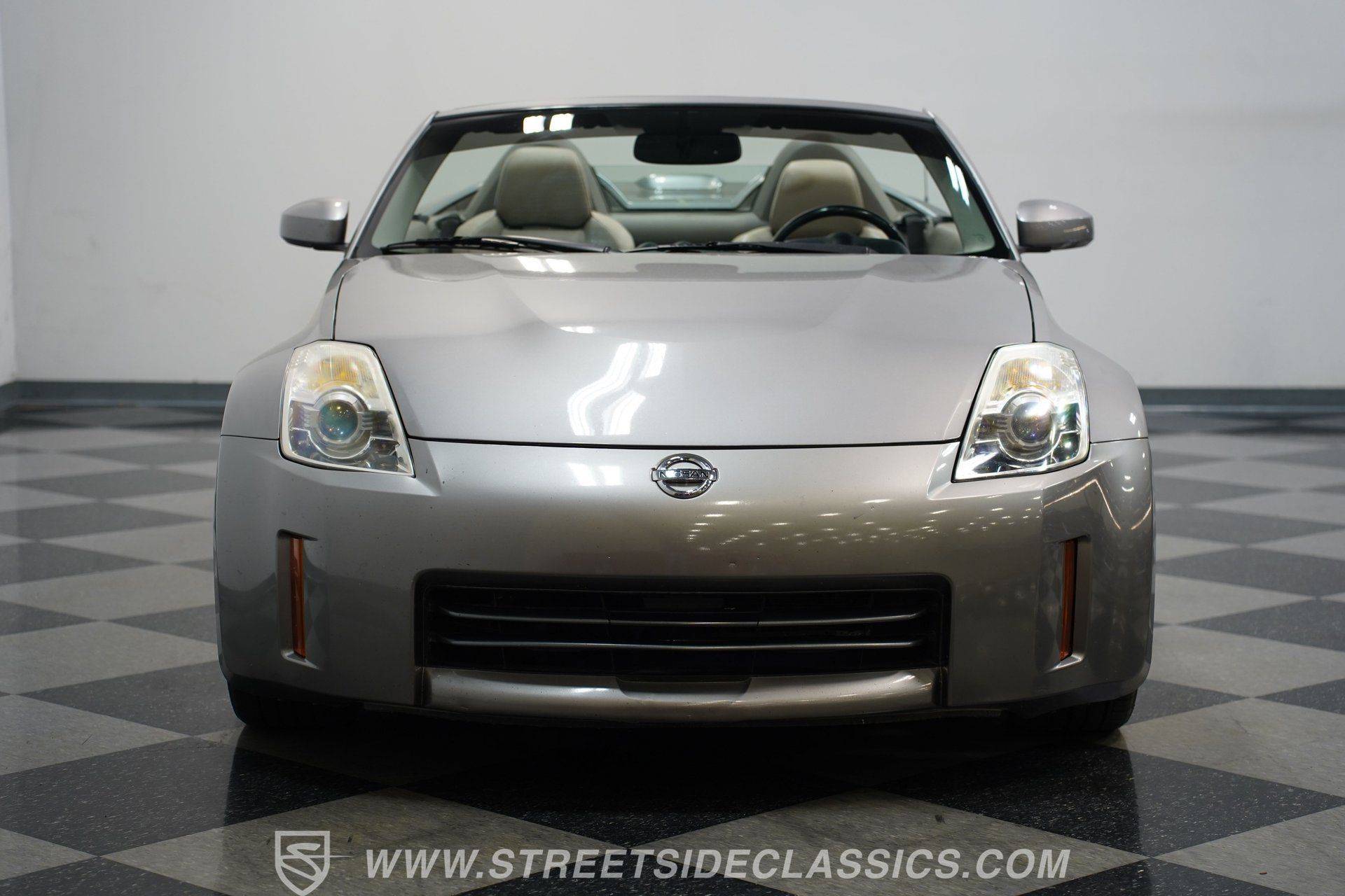 Used 2007 Nissan 350Z Touring RWD image 18