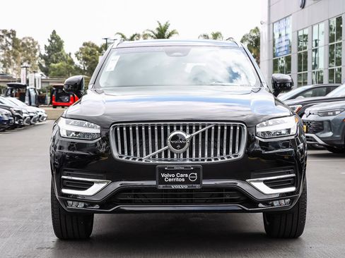 Used 2025 Volvo XC90 B6 Plus image 4