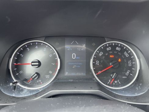 Used 2021 Toyota RAV4 XLE AWD/4WD image 7