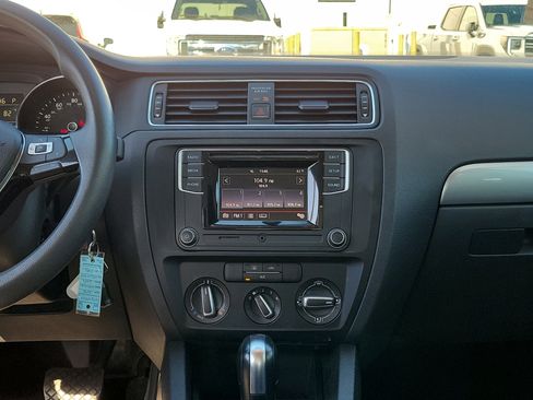 Used 2018 Volkswagen Jetta S image 12