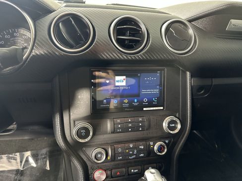 Used 2018 Ford Mustang Coupe RWD image 21