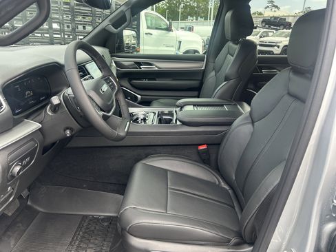 New 2026 Jeep Grand Wagoneer 4WD image 8