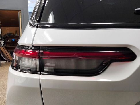 New 2025 Jeep Grand Cherokee L Altitude image 8