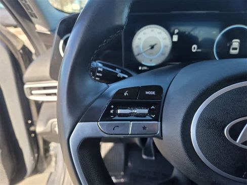 Used 2024 Hyundai Elantra Limited image 20
