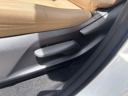 Used 2020 Toyota RAV4 LE FWD image 19