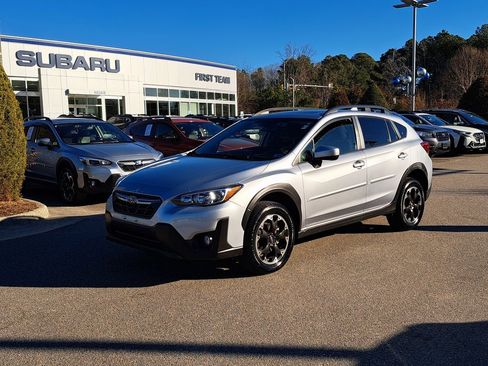 Used 2021 Subaru Crosstrek 2.0i Premium w/ Moonroof Package image 2