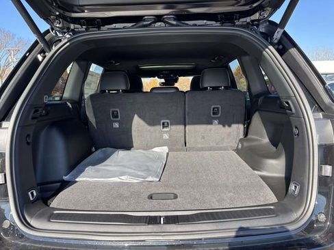 New 2025 Jeep Grand Cherokee Altitude w/ Trailer Tow Package image 32