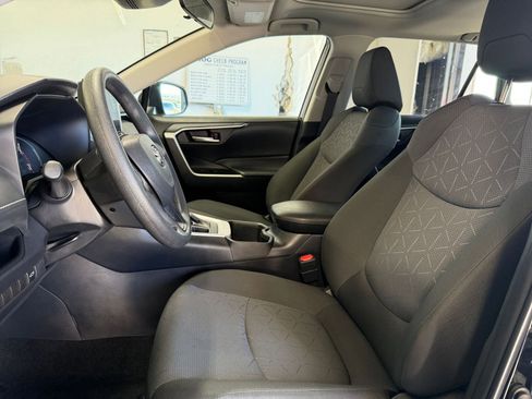 Used 2025 Toyota RAV4 XLE image 27