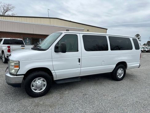 Used 2010 Ford E-350 and Econoline 350 XLT image 1