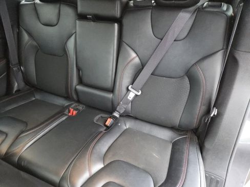 Used 2021 Jeep Cherokee Trailhawk image 13