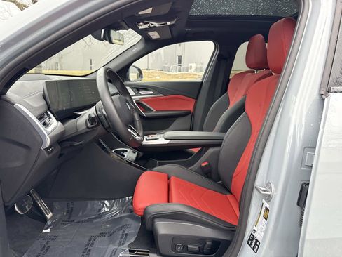 Used 2025 BMW X2 xDrive28i w/ Premium Package image 14