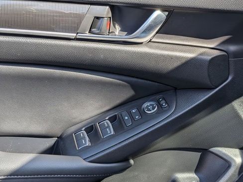 Used 2022 Honda Accord Sport image 11