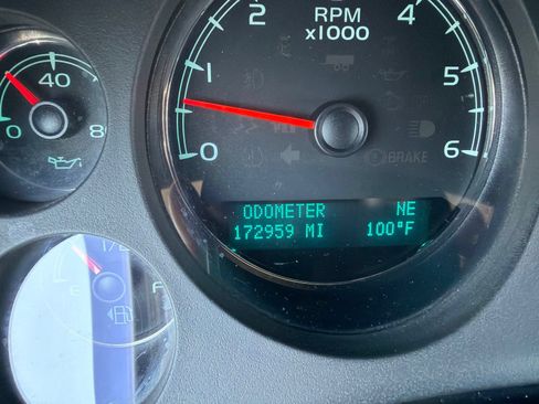 Used 2013 Chevrolet Avalanche LS RWD image 10