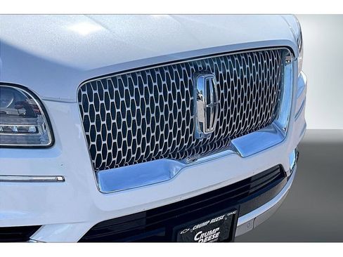 Used 2021 Lincoln Navigator Reserve AWD/4WD image 31