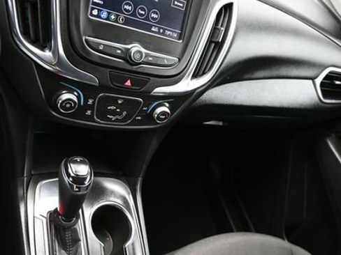 Used 2021 Chevrolet Equinox LT image 19