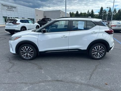 Certified 2023 Nissan Kicks SR FWD image 4