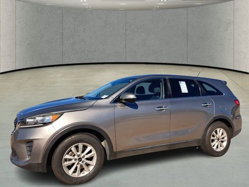 Used 2019 Kia Sorento L image 9