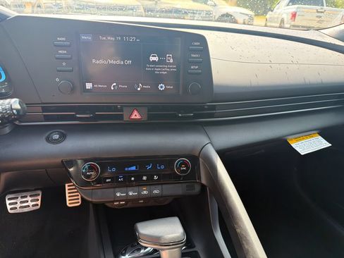 Certified 2025 Hyundai Elantra Sport FWD image 29