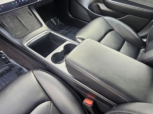 Used 2021 Tesla Model 3 Standard Range Plus image 27