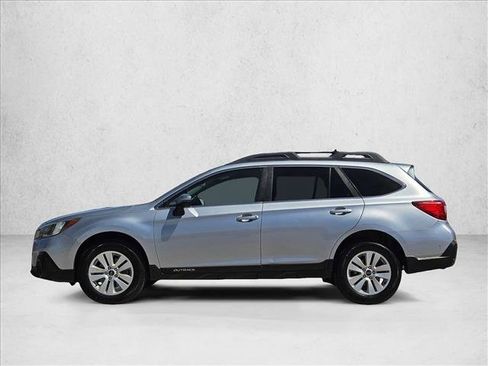 Used 2019 Subaru Outback 2.5i Premium image 9