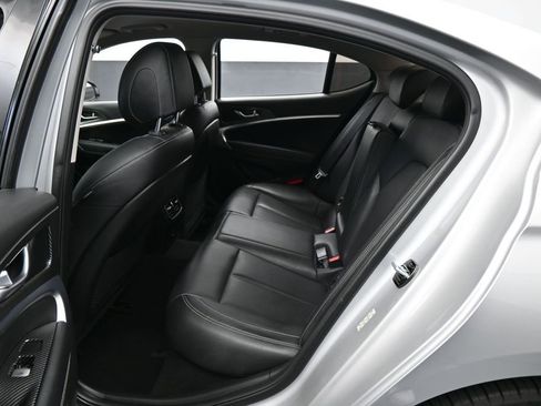 Used 2019 Genesis G70 2.0T Advanced RWD image 29
