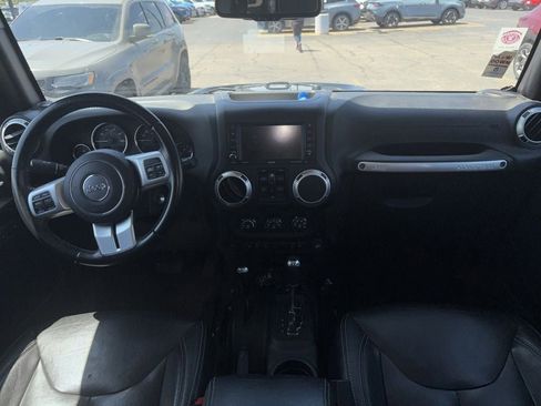 Used 2016 Jeep Wrangler Unlimited Rubicon AWD/4WD image 19