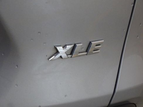 Used 2021 Toyota RAV4 XLE w/ Convenience Package FWD image 45