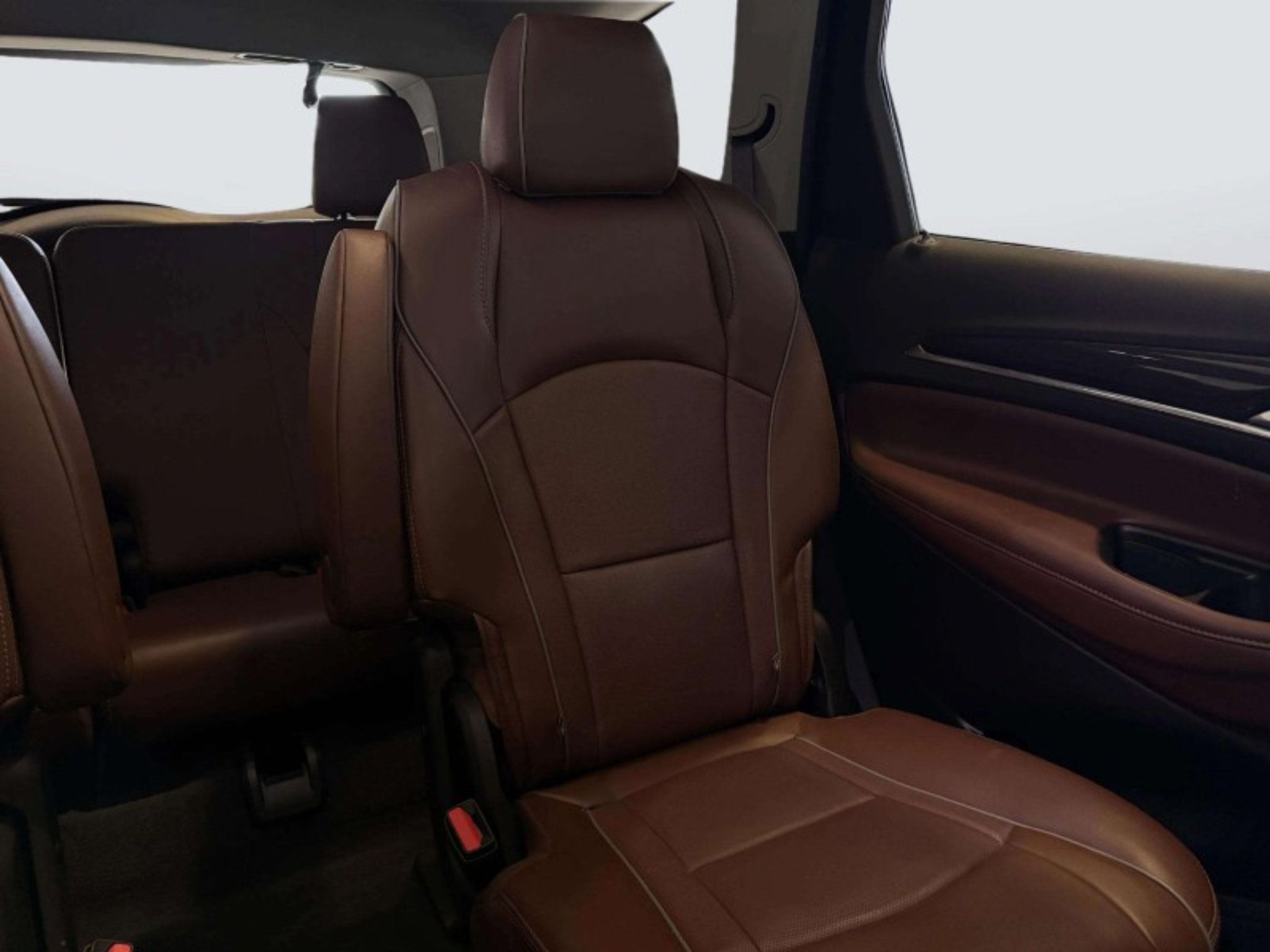 Used 2019 Buick Enclave Avenir w/ Avenir Technology Package AWD/4WD image 34