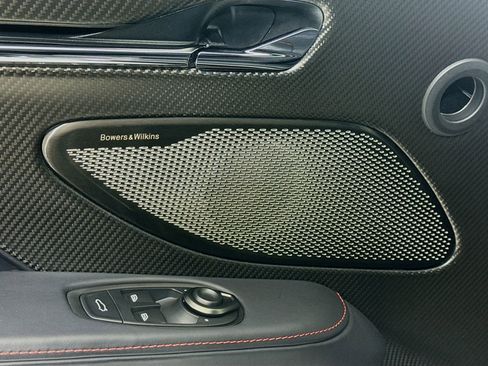 Used 2024 Aston Martin DB12 Coupe RWD image 17