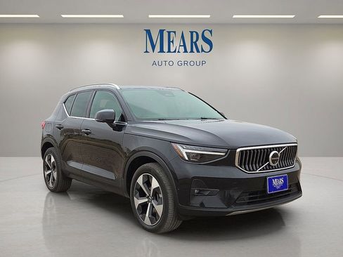 Used 2024 Volvo XC40 B5 Plus AWD/4WD image 7