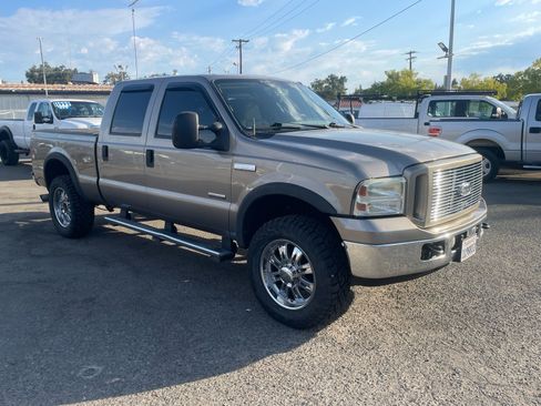 Used 2006 Ford F250 Lariat AWD/4WD image 2