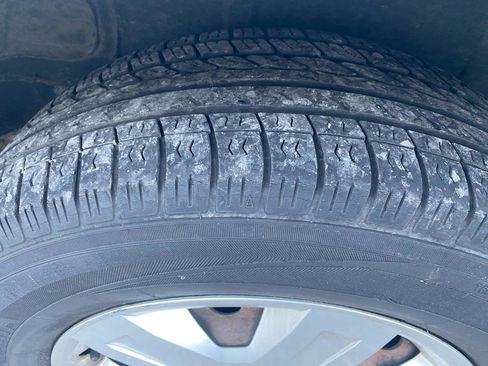 Used 2010 Dodge Grand Caravan SE image 11