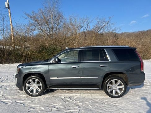 Used 2020 Cadillac Escalade Luxury image 4