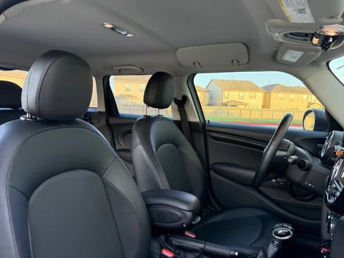 Used 2017 MINI Cooper 4-Door Hardtop FWD image 17