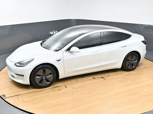 Used 2020 Tesla Model 3 Standard Range Plus image 44