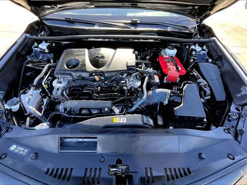 Used 2022 Toyota Camry LE image 31