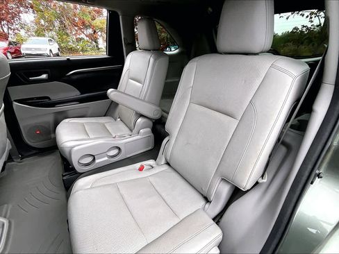 Certified 2016 Toyota Highlander Limited Platinum image 20