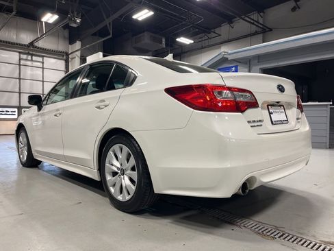 Used 2017 Subaru Legacy 2.5i Premium AWD/4WD image 4