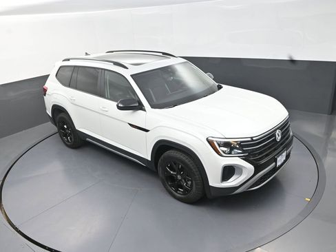 New 2026 Volkswagen Atlas Peak Edition AWD/4WD image 13