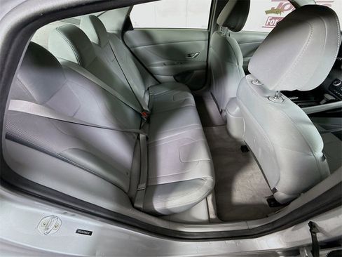 Certified 2022 Hyundai Elantra SE w/ Cargo Package image 26