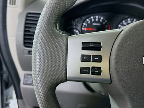 Certified 2020 Nissan Frontier SV w/ Midnight Edition Floor Mats image 23