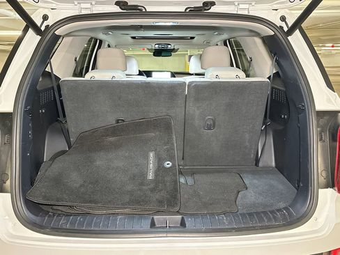 Used 2021 Hyundai Palisade SEL w/ Premium Package image 6